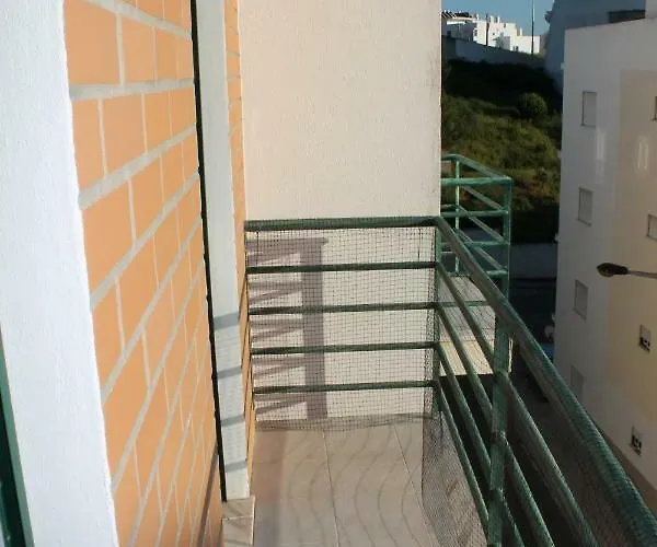 Brick Ocean Назаре